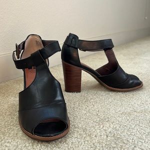 BC Black/Brown T-strap Block Heel Shoes
